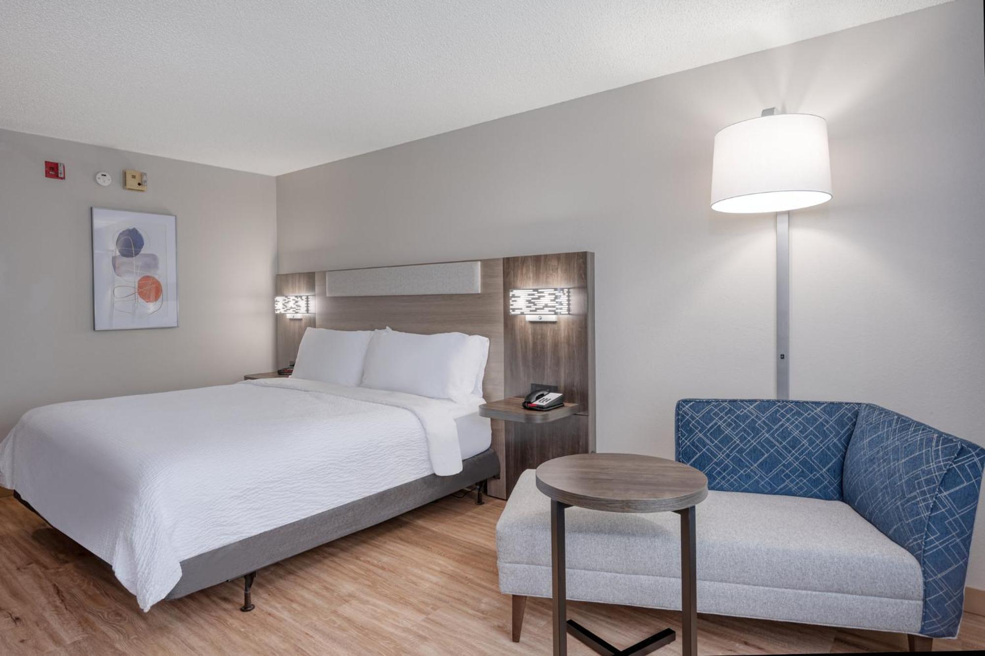 Holiday Inn Express Hotel & Suites Columbia-I-20 At Clemson Road By Ihg Exterior photo
